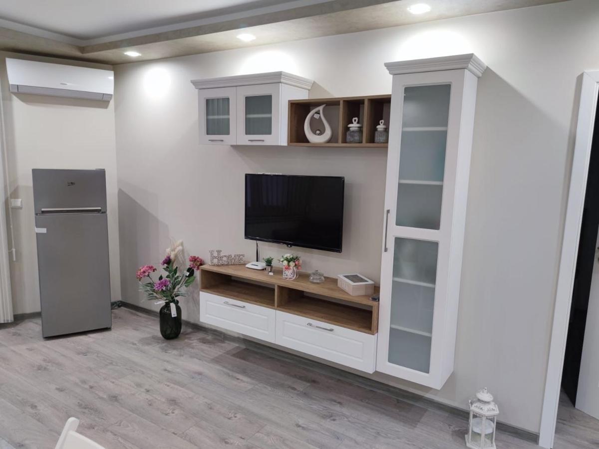 Flowers Apartment Dobrich Exterior foto